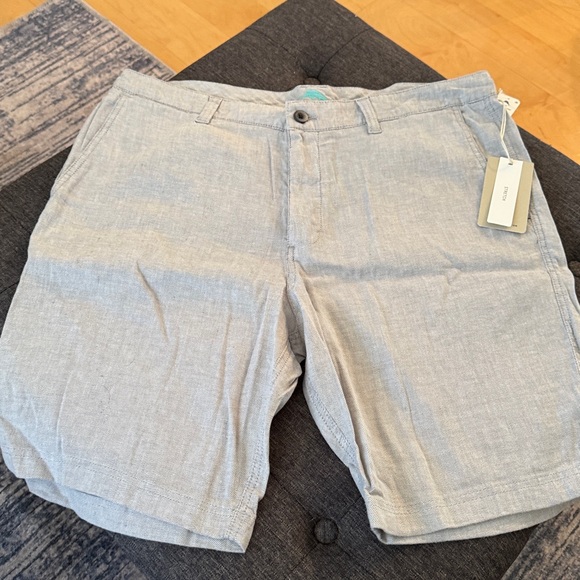 Tommy Bahama Shorts - Picture 2 of 9